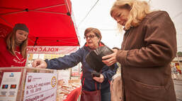 Sladký rekord na pomoc nevyléčitelně nemocným – sbírka Koláč pro hospic vynesla přes milion korun