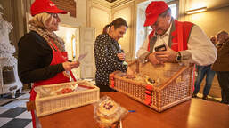 Sbírka a osvětová akce Koláč pro hospic 2019 startuje již za týden. Péči o umírající letos lidé podp