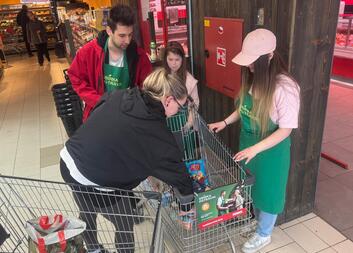 Sbírka potravin vynesla více než 12 tun pomoci pro lidi v nouzi, o které se starají naše Charity