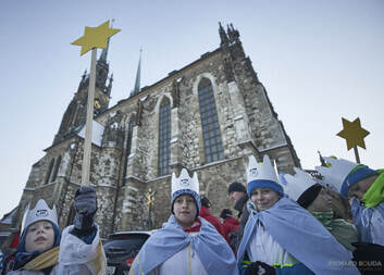 Tříkrálová sbírka začíná. Jubilejní ročník odstartuje tradičním požehnáním