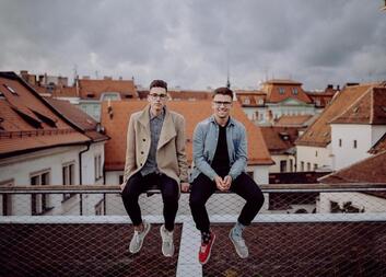 Milá společnost na zavolanou. Dobrovolníci s Dobrým srdcem pomáhají osamělým lidem