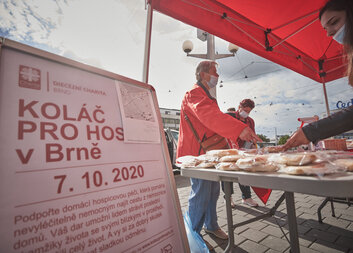 Lidé přispěli do sbírky Koláč pro hospic 2020 rekordní částkou 1 267 547 korun