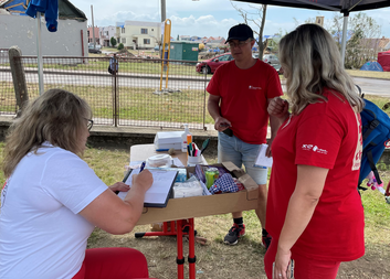 Střechu už máme hotovou a pokračujeme v podkroví