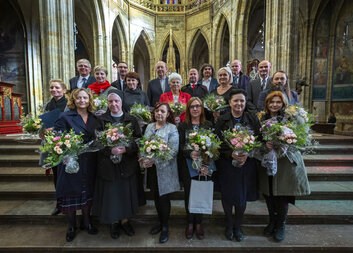 Cenu Charity za rok 2021 získal terapeut Josef Novotný. Za rok 2020 převzala ocenění Lenka Králíková