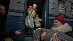 Více než 4 týdny pomoci Ukrajině a lidem prchajícím před válkou