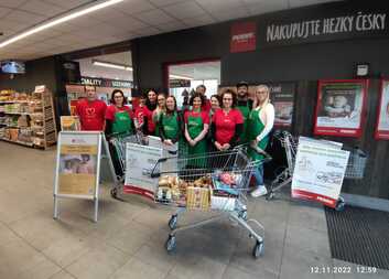 Sbírka potravin přináší lidem v nouzi naději, lidé darovali 7 760 kg potravin