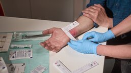 Pomáháme zvládnout nemoc s laskavostí a profesionalitou